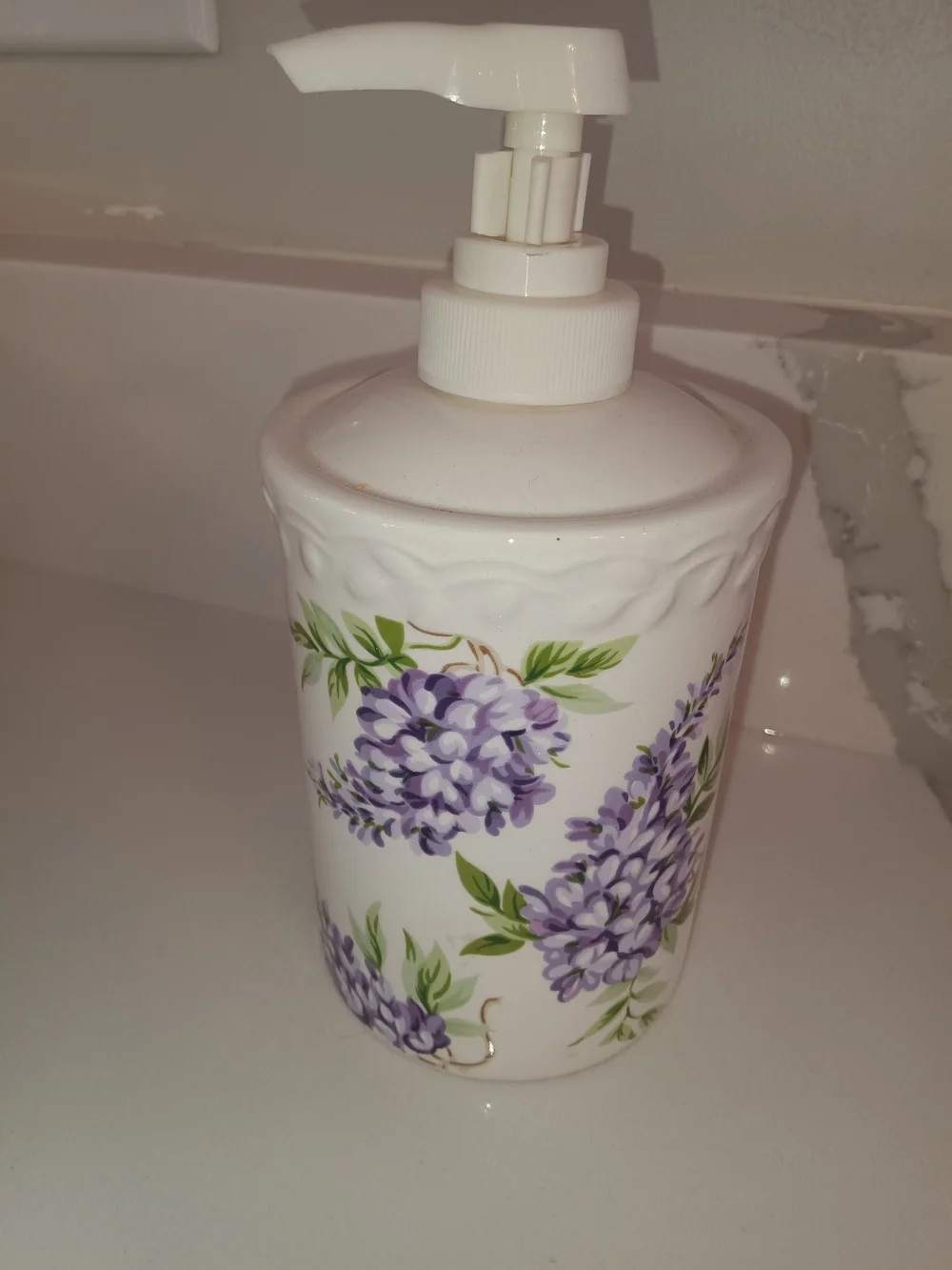 Liz Claiborne Wisteria Ceramic Lotion Bottle and Container Set Early 2000's